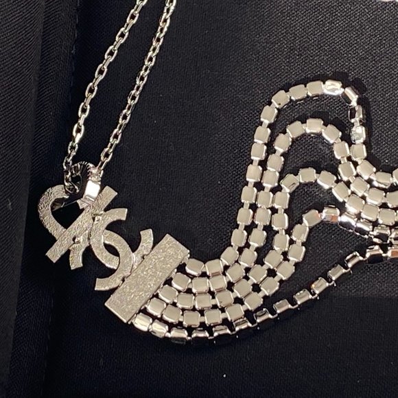 CHANEL 2022A CLASSIC SILVER TONE CC 19 LOGO CHOKER NECKLACE WHITE BLACK CRYSTALS - Picture 14 of 15